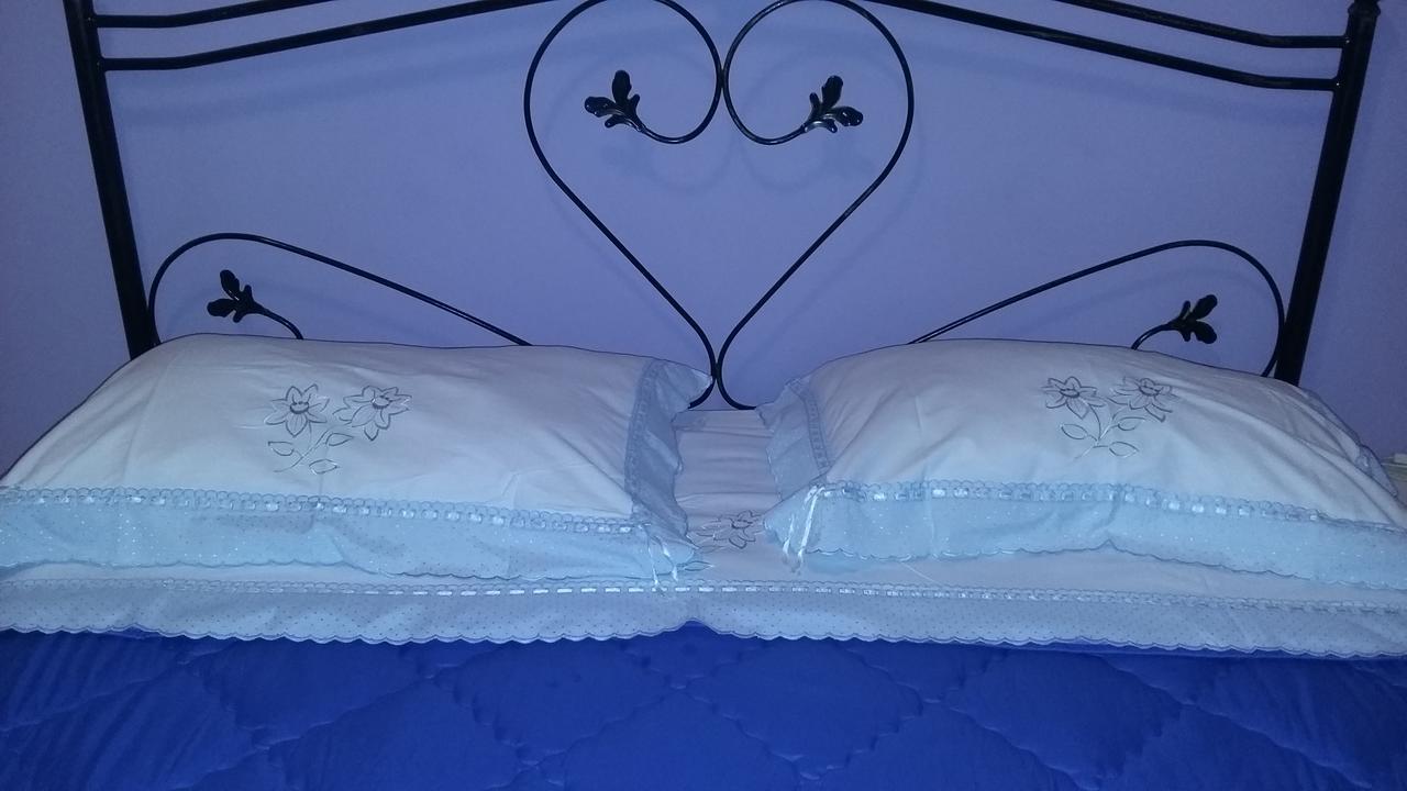 Montagne Rocciose Bed and Breakfast Frascineto Exteriör bild