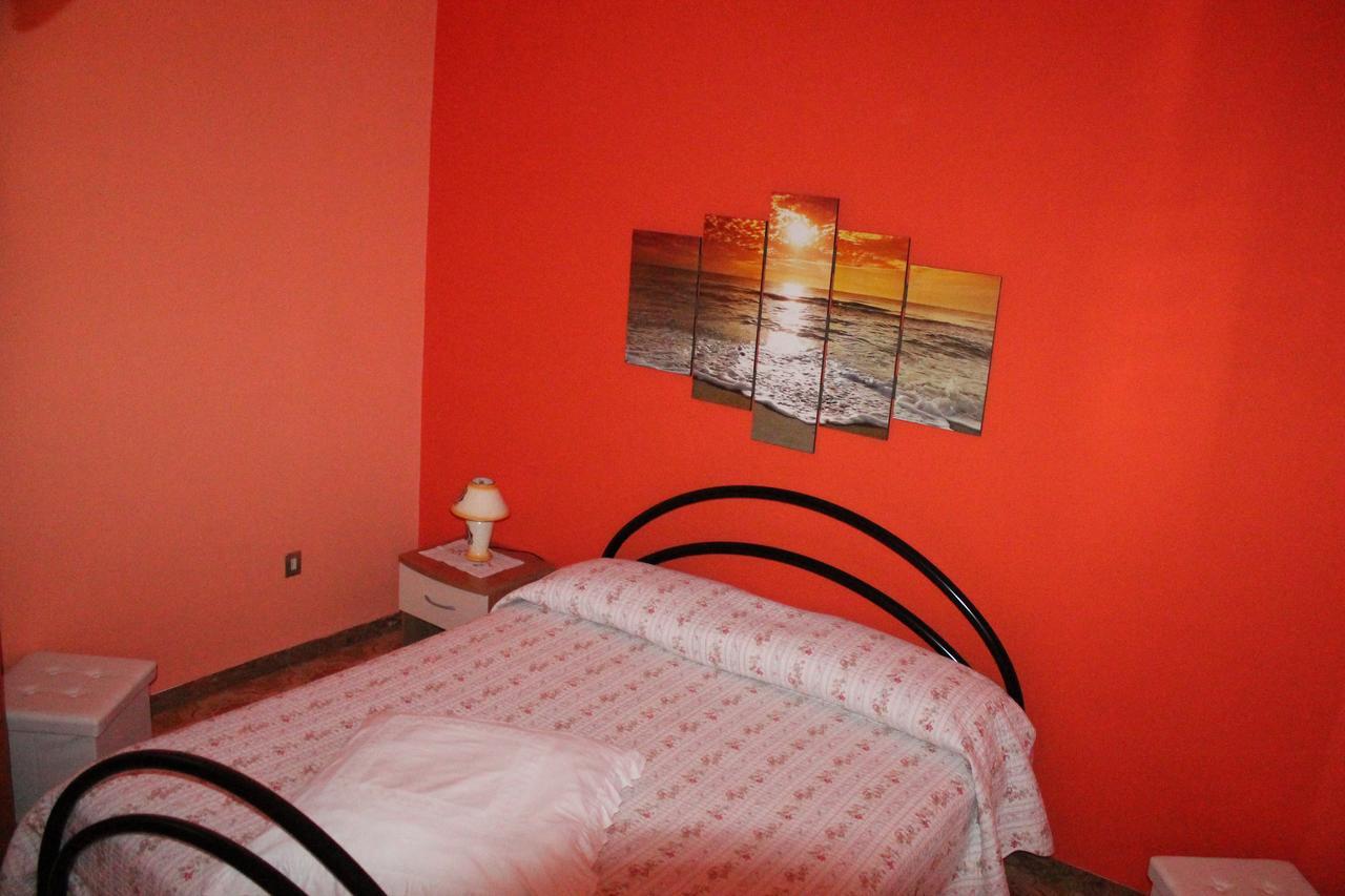 Montagne Rocciose Bed and Breakfast Frascineto Exteriör bild